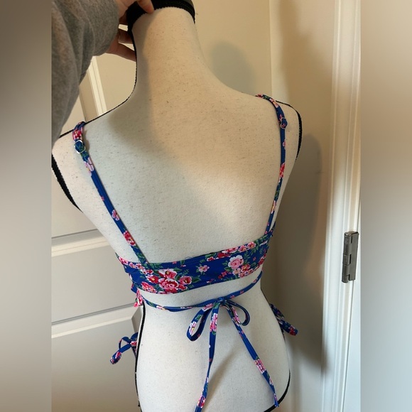 Floral Blue Ruffle Bikini Set - Picture 7 of 9